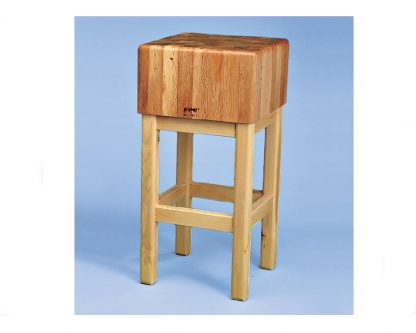 A-Tajo de 4 patas madera. Sin porta cuchillos. Altura total 90 cms