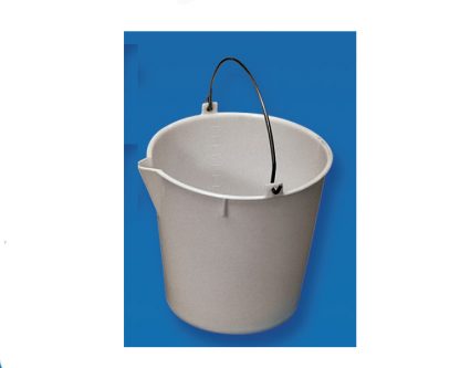 Cubo  con medidor 30x29cm, asa inox. 13L.