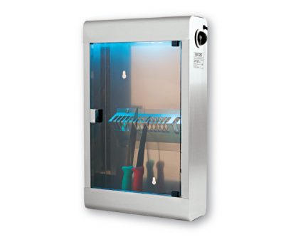 Armario esterilizador ultravioleta Soporte inox 10 cuchillos. Puerta plexiglas transparente ahumado. Lámpara: UVC 15W. Temporizador: reloj 0 a 2 horas. Duración aconsejada 1h 30. Acero-inox.